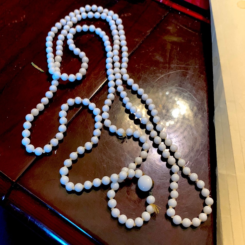 Vintage beaded necklace in white